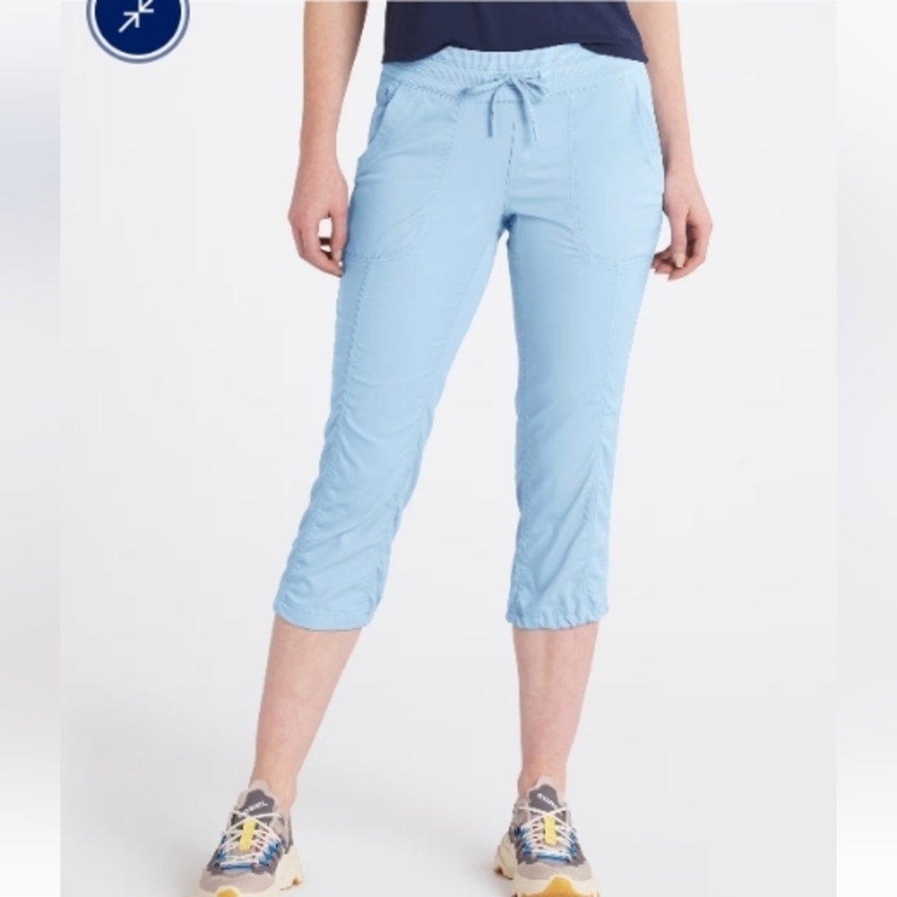 NWOT The North Face Sky Blue Women's Capri Pants